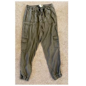 C&C California army green cargo pants, drawstring waist. Only worn once!